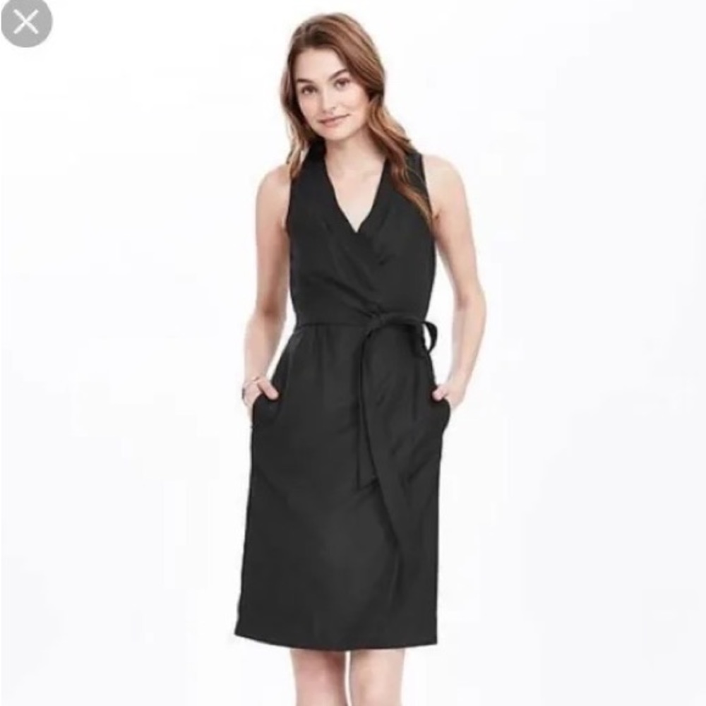 Banana Republic Black Sleeveless Wrap Dress Size 2